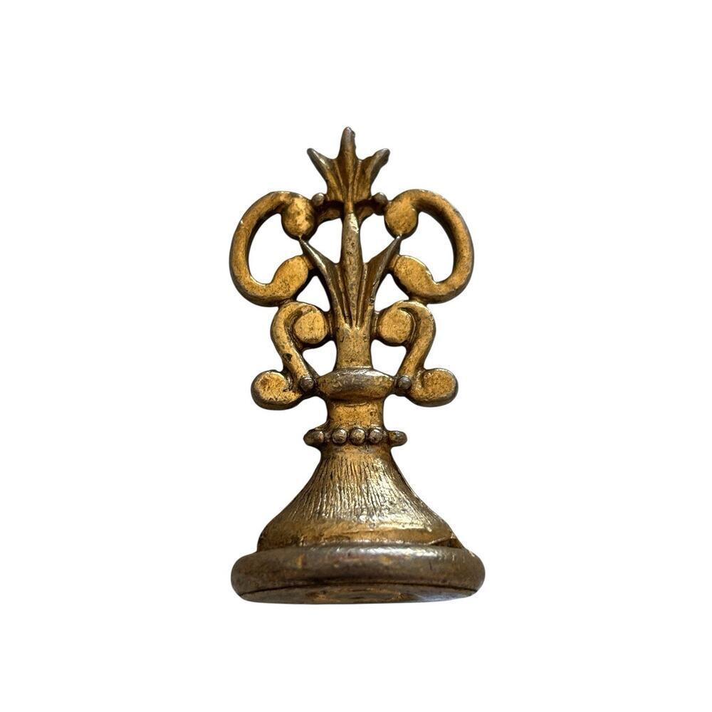 Fleur-De-Lis Gold Tone Metal Wax Seal Stamp LETTER Q Antique Mailing